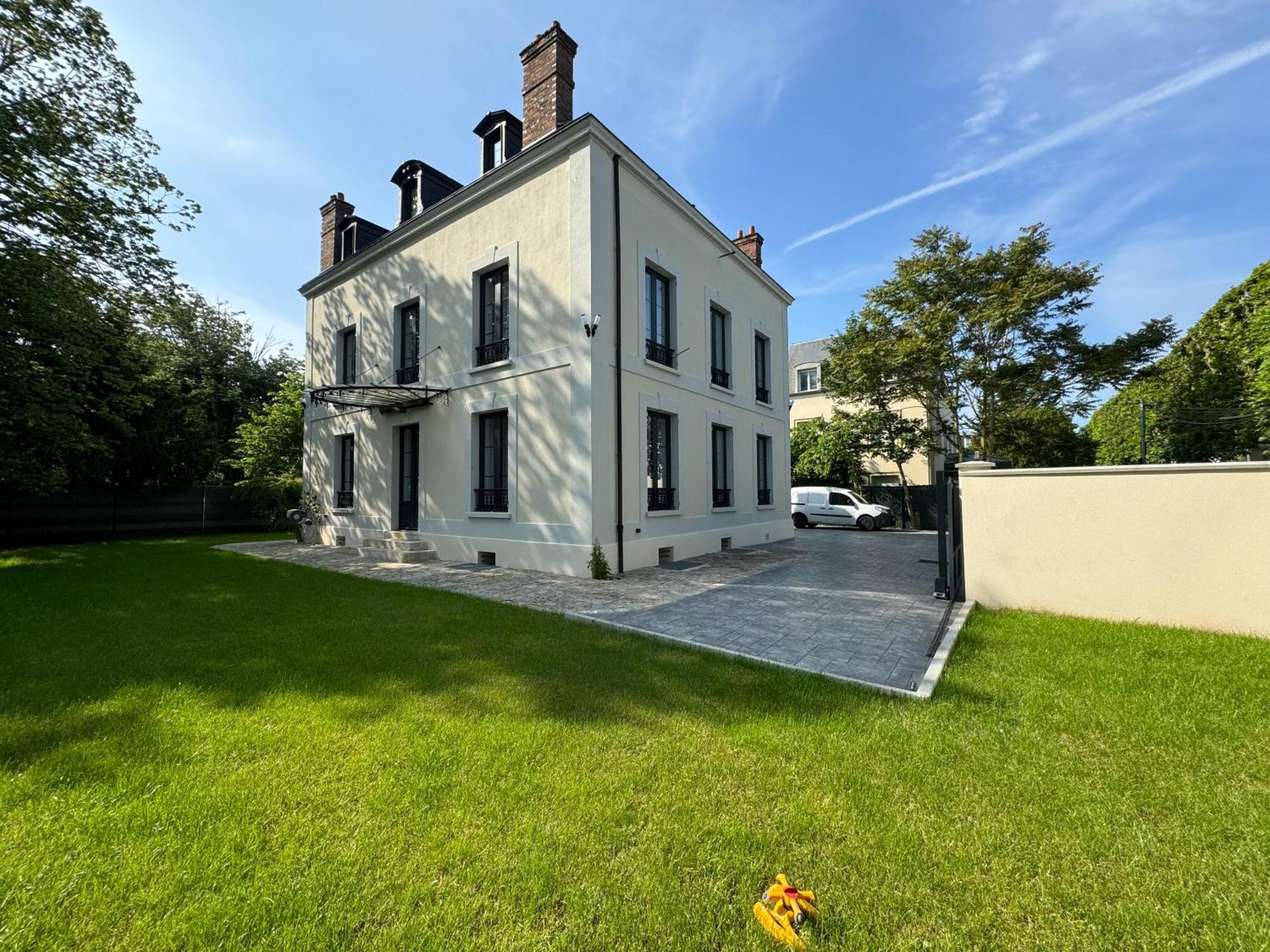 L'etoile De Seine 77 5 *